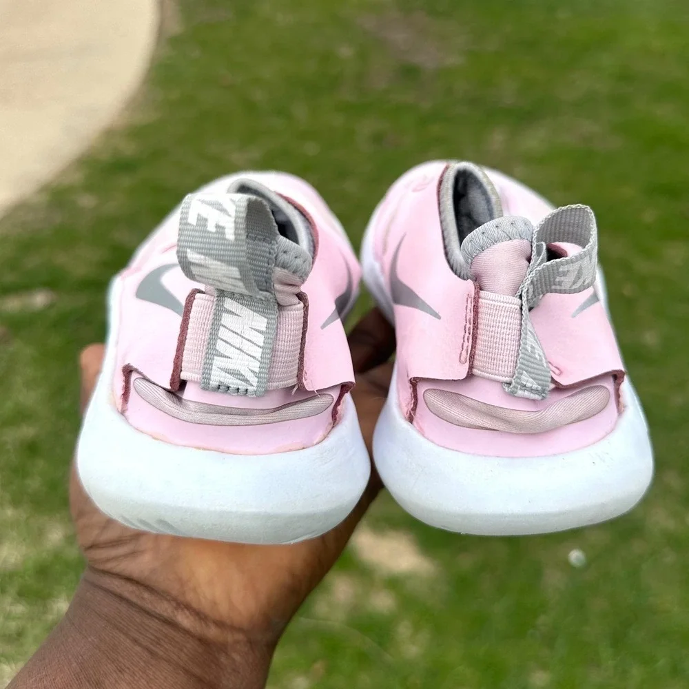 Nike Kids' Flex Runner 2 Sneaker Big Girl Size 4Y Pink Shoes